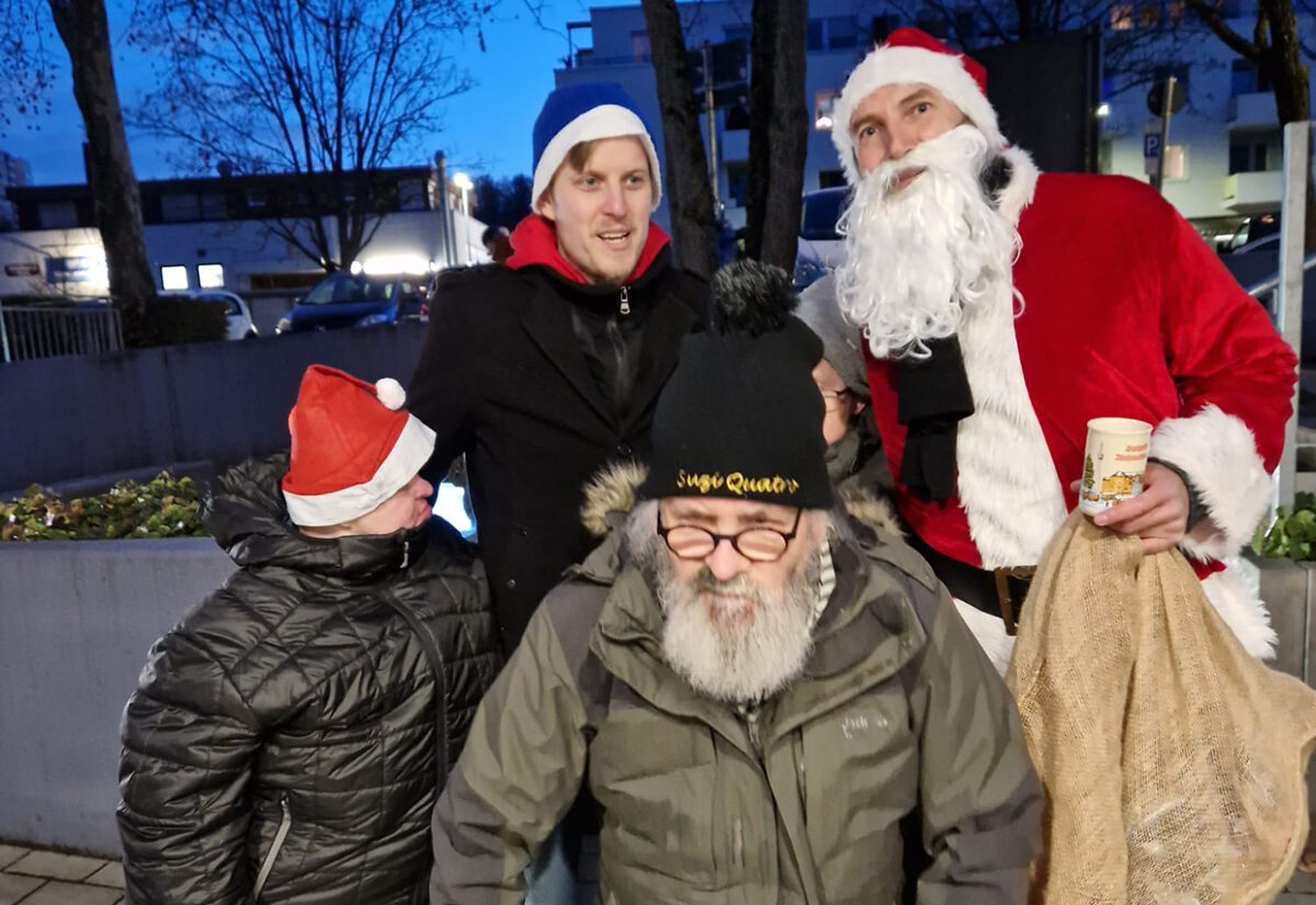 Der Nikolaus mit den "Bergis" am 6. Dezember 2024