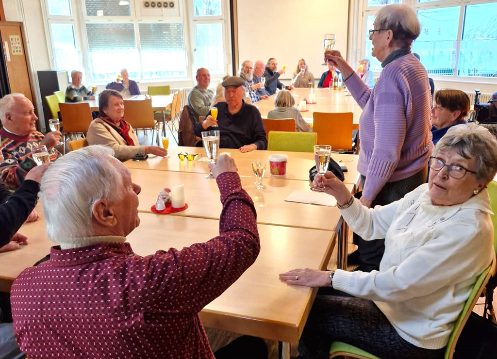 Wir hatten bei uns im Haus der Begegung ein wunderbares Neujahrscafé, bei dem wir mit einem Glas Sekt gemeinsam auf 2025 angestoßen haben. Danke für Euer Kommen, es war ein schöner Nachmittag!